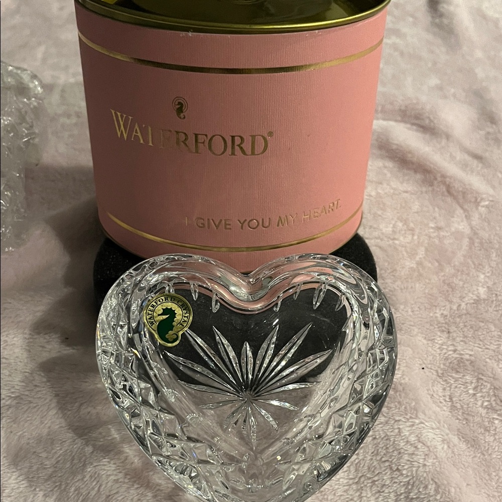 Waterford Crystal Heart-Shaped designed to hold jewelry great mother’s Day
